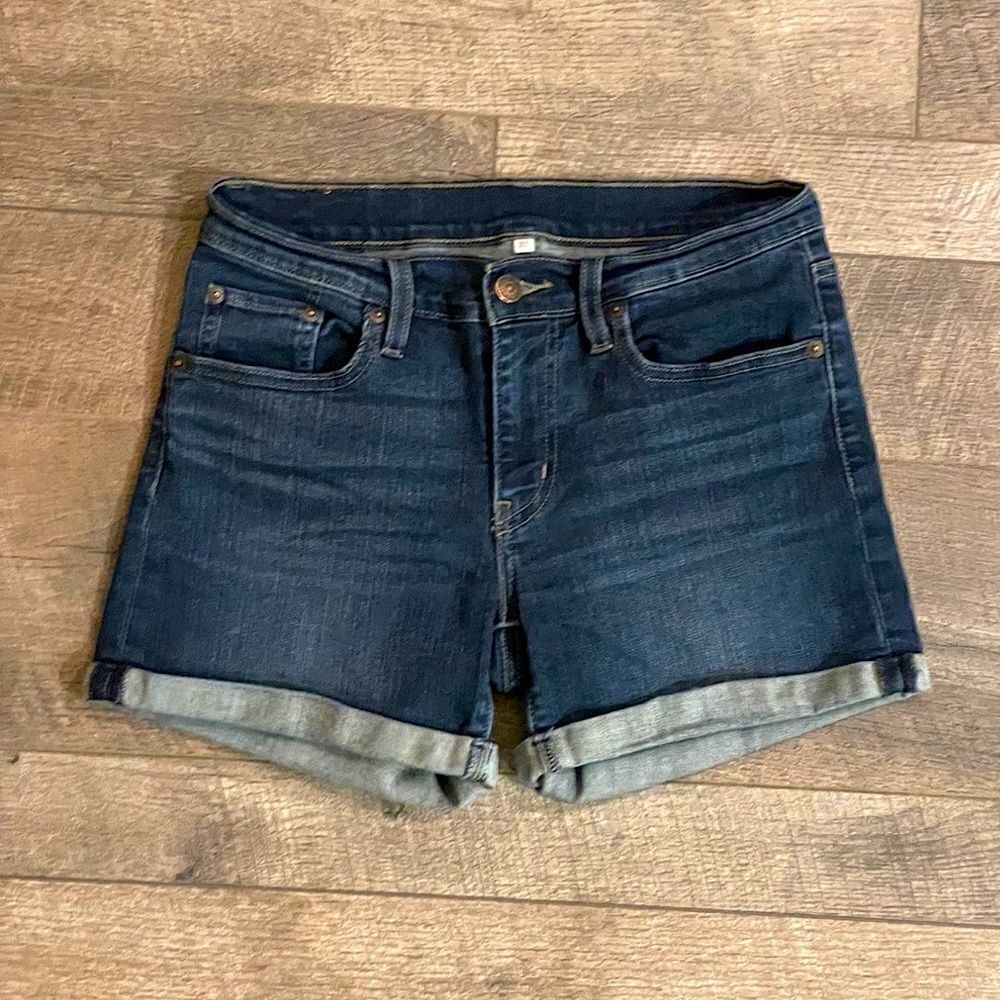Women’s Levi’s, Mid-Rise, Dark-Wash, Cuffed, Denim Shorts. Size 27.